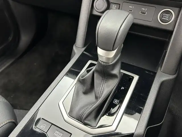 三菱 トライトン GSR 茨城県 2024(令6)年 0.2万km オレンジ 9インチナビゲーションディスプレイ/・Bluetooth/・AppleCarPlay/・AndroidAuto/三菱e-Assist/・マルチアラウンドモニター/・衝突被害軽減ブレーキシステム/・踏み間違い衝突防止アシスト/・車線逸脱警報システム/・ブラインドスポットワーニング/・レーンチェンジアシスト/・リヤクロストラフィックアラート/・オートマチックハイビーム/・レーダークルーズコントロール/・標識認識システム/・ふらつき警報/・リヤデフロック/パワーシート/シートヒーター