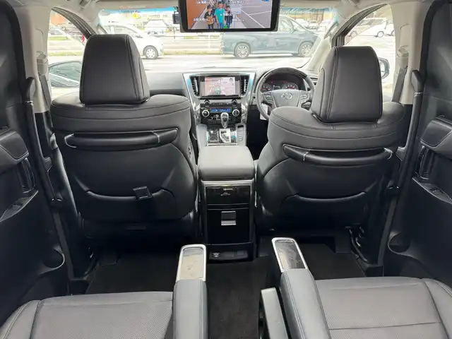 トヨタ アルファード S Cパッケージ 滋賀県 2022(令4)年 3.3万km ブラック ワンオーナー/サンルーフ/純正ディスプレイオーディオ/フルセグ Bluetooth DVD CD AM FM/Tコネクトナビキット/CD・DVDデッキ/バックカメラ/純正フリップダウンモニター/Toyota Safety Sense /プリクラッシュセーフティ/レーントレーシングアシスト［LTA］/レーダークルーズコントロール（全車速追従機能付）/ロードサインアシスト［RSA］/アダプティブハイビームシステム［AHS］/オートマチックハイビーム［AHB］/先行車発進告知機能［TMN］/ドライブレコーダー前後/両側パワースライドドア/ビルトインETC/スペアタイヤ/パワーバックドア/純正18インチアルミ/純正フロアマット/スマートキー×2/プッシュスタート/