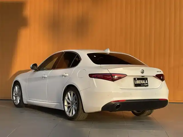 アルファロメオ ジュリア スーパー 愛知県 2018(平30)年 6.1万km 白 harman/kardon/アダプティブクルーズコントロール/レーンキープアシスト/ブラインドスポットモニター/パドルシフト/バックカメラ/Bluetooth/ブラックレザーシート/メモリ付きパワーシート/シートヒーター/ステアリングヒーター/コーナーセンサー/前後ドライブレコーダー