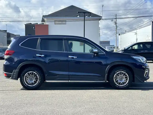 スバル フォレスター プレミアム 道央・札幌 2019(令1)年 4.4万km ダークブルーパール ４WD/ワンオーナー/社外メモリーナビ/CD/DVD/BT/フルセグ/社外フリップダウンモニター/アイサイト/衝突被害軽減ブレーキ/横滑り防止装置/レーダークルーズコントロール/レーンキープアシスト/リアパーキングセンサー/ブラインドスポットモニター/フロント/サイド/バックカメラ/ビルトインETC/ドライブレコーダー/XMODE/SI-DRIVE/SRH/アイドリングストップ/パワーバックドア/前席パワーシート/D席メモリーシート/全席シートヒーター/ハーフレザーシート/革巻きステアリング/ステアリングリモコン/パドルシフト/ハンドルヒーター/プッシュスタート/スマートキー/LEDヘッドライト/オートライト/フォグランプ/電動格納ミラー/ヒーテッドドアミラー/ウィンカーミラー/フロアマット/ドアバイザー