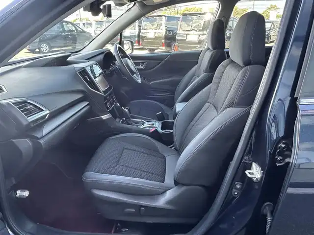 スバル フォレスター プレミアム 道央・札幌 2019(令1)年 4.4万km ダークブルーパール ４WD/ワンオーナー/社外メモリーナビ/CD/DVD/BT/フルセグ/社外フリップダウンモニター/アイサイト/衝突被害軽減ブレーキ/横滑り防止装置/レーダークルーズコントロール/レーンキープアシスト/リアパーキングセンサー/ブラインドスポットモニター/フロント/サイド/バックカメラ/ビルトインETC/ドライブレコーダー/XMODE/SI-DRIVE/SRH/アイドリングストップ/パワーバックドア/前席パワーシート/D席メモリーシート/全席シートヒーター/ハーフレザーシート/革巻きステアリング/ステアリングリモコン/パドルシフト/ハンドルヒーター/プッシュスタート/スマートキー/LEDヘッドライト/オートライト/フォグランプ/電動格納ミラー/ヒーテッドドアミラー/ウィンカーミラー/フロアマット/ドアバイザー