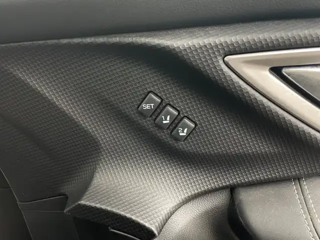 スバル フォレスター プレミアム 鹿児島県 2018(平30)年 2万km クリスタルホワイトP メーカーナビゲーション/フルセグ BT CD DVD SD/DIATONE SOUND/ブラインドスポットモニター/パドルシフト/ハンドルヒーター/D/N席パワーシート/D席メモリーシート/デジタルインナーミラー/電子パーキング/AUTO HOLD/ルーフレール/革巻きステアリング/ステアリングリモコン/LEDヘッドライト/フォグライト/AUTOライト
