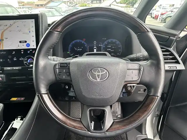 トヨタ アルファードハイブリット Z 愛知県 2023(令5)年 4.9万km プラチナホワイトパールマイカ 左右独立ムーンルーフ/デジタルインナーミラー /モデリスタエアロ（F・S・R）/モデリスタガーニッシュ/純正ディスプレイオーディオ、ナビ/フルセグTV/BT/HDMI/パノラミックビューモニター/ビルトイン2.0ETC/純正18インチAW/トヨタチームメイト/トヨタセーフティセンス/ブラインドスポットモニター/ヘッドアップディスプレイ/レーダークルーズコントロール/両側パワースライドドア /パワーバックドア/置くだけ充電/AC100V電源/前後ドライブレコーダー