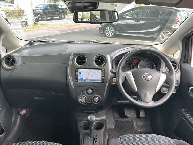 日産 ノート X FOUR Vセレ +セーフ 石川県 2014(平26)年 4.8万km ダークメタルグレー 4WD/ワンオーナー/エマージェンシーブレーキ/VDC/車線逸脱警報/純正SDナビゲーション/【CD/DVD/Bluetooth/フルセグTV】/アラウンドビューモニターセット/踏み間違い衝突防止アシスト/フロント、バックソナー/アラウンドビューモニター/ETC/インテリジェントキー/プッシュエンジンスタート/純正ホイール付きスタッドレス4本積込/保証書/取説/スペアキー