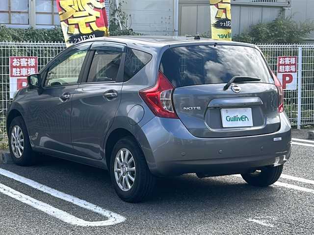 日産 ノート X FOUR Vセレ +セーフ 石川県 2014(平26)年 4.8万km ダークメタルグレー 4WD/ワンオーナー/エマージェンシーブレーキ/VDC/車線逸脱警報/純正SDナビゲーション/【CD/DVD/Bluetooth/フルセグTV】/アラウンドビューモニターセット/踏み間違い衝突防止アシスト/フロント、バックソナー/アラウンドビューモニター/ETC/インテリジェントキー/プッシュエンジンスタート/純正ホイール付きスタッドレス4本積込/保証書/取説/スペアキー