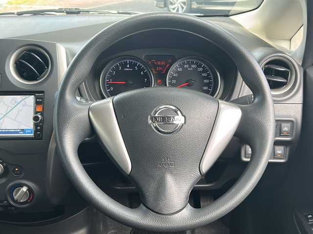 日産 ノート X FOUR Vセレ +セーフ 石川県 2014(平26)年 4.8万km ダークメタルグレー 4WD/ワンオーナー/エマージェンシーブレーキ/VDC/車線逸脱警報/純正SDナビゲーション/【CD/DVD/Bluetooth/フルセグTV】/アラウンドビューモニターセット/踏み間違い衝突防止アシスト/フロント、バックソナー/アラウンドビューモニター/ETC/インテリジェントキー/プッシュエンジンスタート/純正ホイール付きスタッドレス4本積込/保証書/取説/スペアキー