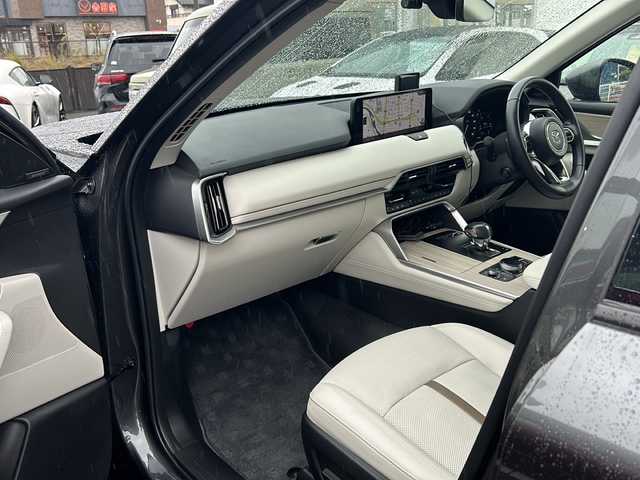 マツダ ＣＸ－６０ XD エクスクルーシブモード 三重県 2023(令5)年 2.7万km マシーングレープレミアムM 1オーナー/スマートブレーキサポート/誤発進抑制制御/車線逸脱警報システム/降車支援機能付ブラインドスポットモニタリング/レーンキープアシストシステム/緊急時車線維持支援/接近車両検知/レーダークルーズコントロール/クルージングトラフィックサポート/パノラマサンルーフ/BOSEサウンドシステム/純正12.3型SDナビ/フルセグTV/【Bluetooth/USB/スマホ連携】/360°ビューカメラ/ETC/前後ドライブレコーダー/ワイヤレス充電/ヘッドアップディスプレイ/AC100V電源/パワーバックドア/レザーシート/D/N席パワーシート/D/N席シートベンチレーション/全席シートヒーター/ステアリングヒーター/オートライト/アダプティブLEDヘッドランプ/235/50R20インチ純正AW/プッシュスタート/スマートキー/フロアマット