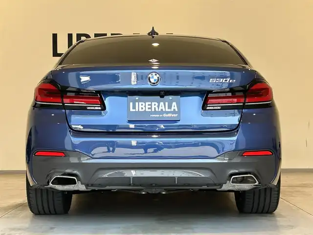 ＢＭＷ ５３０ｅ 熊本県 2020(令2)年 1.1万km ファイトニックブルー ワンオーナー車/エクスクルーシブナッパレザーパッケージ/ホワイトフルレザーシート/全席シートヒーター/前席シートクーラー/前席パワーシート/前席シートメモリー/純正HDDナビ/360°カメラ/コーナーセンサー/AppleCarPlay/Bluetooth/USB/ヘッドアップディスプレイ/アダプティブクルーズコントロール/インテリジェントセーフティー/オートホールドアシスト/パワートランクドア/前後ドライブレコーダー/ETC2.0/純正LEDヘッドライト/純正LEDフォグライト/【ファイトニックブルー/Mスポーツ エディションジョイプラス】