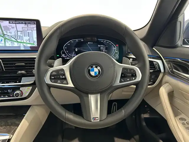 ＢＭＷ ５３０ｅ 熊本県 2020(令2)年 1.1万km ファイトニックブルー ワンオーナー車/エクスクルーシブナッパレザーパッケージ/ホワイトフルレザーシート/全席シートヒーター/前席シートクーラー/前席パワーシート/前席シートメモリー/純正HDDナビ/360°カメラ/コーナーセンサー/AppleCarPlay/Bluetooth/USB/ヘッドアップディスプレイ/アダプティブクルーズコントロール/インテリジェントセーフティー/オートホールドアシスト/パワートランクドア/前後ドライブレコーダー/ETC2.0/純正LEDヘッドライト/純正LEDフォグライト/【ファイトニックブルー/Mスポーツ エディションジョイプラス】