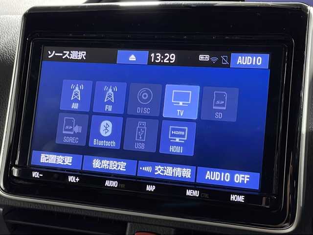 トヨタ エスクァイア ハイブリッド Gi プレミアムパッケージ ブラックテーラード 沖縄県 2019(平31)年 6.4万km ブラック 県外仕入　/禁煙車　/純正９インチナビ/（ＢＴ，フルセグ，ＣＤ／ＤＶＤ，ラジオ，ＵＳＢ，ＨＤＭＩ）　/バックカメラ　/両側パワースライドドア　/純正フリップダウンモニター　/ハーフレザーシート　/ＵＳＢ／ＨＤＭＩポート/クリアランスソナー/シートヒーター(D/N)/ステアリングヒーター/クルーズコントロール/シートバックテーブル/ビルドインETC2.0/前方ドライブレコーダー/革巻きステアリング/LEDヘッドライト/スペアキー
