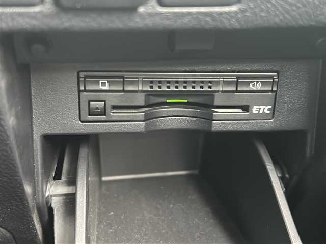 トヨタ ヴェルファイア Z 沖縄県 2016(平28)年 5.1万km ホワイトパールクリスタルシャイン 純正ナビ・TV・Bluetooth・CD・DVD/フリップダウンモニター/両側パワースライドドア/バックカメラ/ETC/コーナーセンサー/オートライト/電子サイドブレーキ/オートホールド/電動格納ミラー