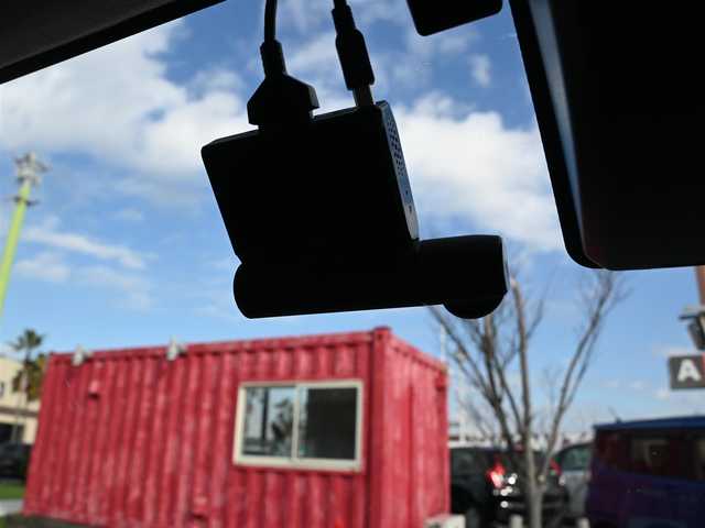 ダイハツ トール カスタムG SAⅡ 千葉県 2018(平30)年 3.7万km パールホワイトⅢ スマートアシストII/クルーズコントロール/両側パワースライドドア/社外メモリーナビ/地デジTV/【DVD/CD再生機能　Bluetooth接続】/バックカメラ/ドライブレコーダー/革巻きステアリング/ステアリングスイッチ/ETC/LEDヘッドライト/フォグライト/コーナーセンサー/純正14インチアルミホイル/スマートキー