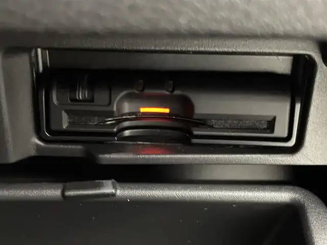 日産 セレナ ハイウェイスター Vセレクション 熊本県 2017(平29)年 6.3万km ダイヤモンドブラック 禁煙車/ディーラーオプションSD9インチナビMM517D-L/　(フルセグテレビ/SD/CD/DVD/Bluetooth)/衝突被害軽減システム/アイドリングストップ/前後コーナーセンサー/アラウンドビューモニター/バックカメラ/両側パワースライドドア/ハンズフリーオートスライドドア/LEDオートライト/ウォークスルー/横滑り防止装置/盗難防止装置/純正フロアマット/純正アルミホイール(R16)/スマートキー/取扱説明書/保証書/記録簿