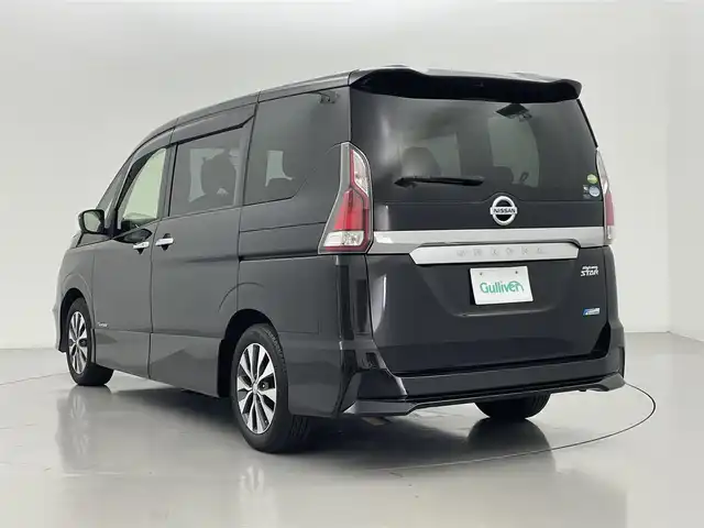 日産 セレナ ハイウェイスター Vセレクション 熊本県 2017(平29)年 6.3万km ダイヤモンドブラック 禁煙車/ディーラーオプションSD9インチナビMM517D-L/　(フルセグテレビ/SD/CD/DVD/Bluetooth)/衝突被害軽減システム/アイドリングストップ/前後コーナーセンサー/アラウンドビューモニター/バックカメラ/両側パワースライドドア/ハンズフリーオートスライドドア/LEDオートライト/ウォークスルー/横滑り防止装置/盗難防止装置/純正フロアマット/純正アルミホイール(R16)/スマートキー/取扱説明書/保証書/記録簿