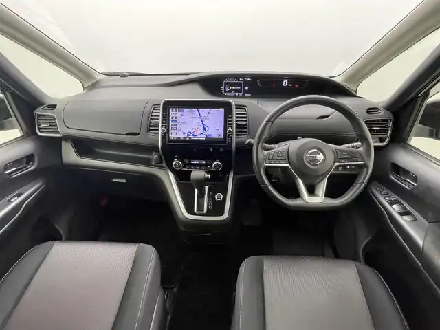日産 セレナ ハイウェイスター Vセレクション 熊本県 2017(平29)年 6.3万km ダイヤモンドブラック 禁煙車/ディーラーオプションSD9インチナビMM517D-L/　(フルセグテレビ/SD/CD/DVD/Bluetooth)/衝突被害軽減システム/アイドリングストップ/前後コーナーセンサー/アラウンドビューモニター/バックカメラ/両側パワースライドドア/ハンズフリーオートスライドドア/LEDオートライト/ウォークスルー/横滑り防止装置/盗難防止装置/純正フロアマット/純正アルミホイール(R16)/スマートキー/取扱説明書/保証書/記録簿