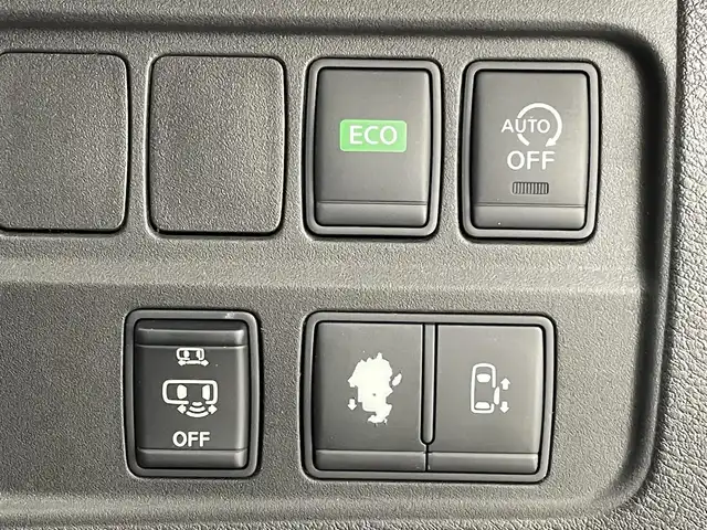 日産 セレナ ハイウェイスター Vセレクション 熊本県 2017(平29)年 6.3万km ダイヤモンドブラック 禁煙車/ディーラーオプションSD9インチナビMM517D-L/　(フルセグテレビ/SD/CD/DVD/Bluetooth)/衝突被害軽減システム/アイドリングストップ/前後コーナーセンサー/アラウンドビューモニター/バックカメラ/両側パワースライドドア/ハンズフリーオートスライドドア/LEDオートライト/ウォークスルー/横滑り防止装置/盗難防止装置/純正フロアマット/純正アルミホイール(R16)/スマートキー/取扱説明書/保証書/記録簿