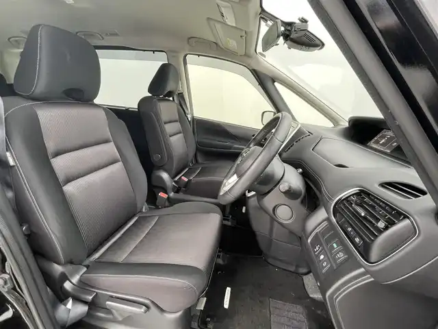 日産 セレナ ハイウェイスター Vセレクション 熊本県 2017(平29)年 6.3万km ダイヤモンドブラック 禁煙車/ディーラーオプションSD9インチナビMM517D-L/　(フルセグテレビ/SD/CD/DVD/Bluetooth)/衝突被害軽減システム/アイドリングストップ/前後コーナーセンサー/アラウンドビューモニター/バックカメラ/両側パワースライドドア/ハンズフリーオートスライドドア/LEDオートライト/ウォークスルー/横滑り防止装置/盗難防止装置/純正フロアマット/純正アルミホイール(R16)/スマートキー/取扱説明書/保証書/記録簿