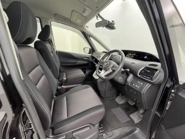 日産 セレナ ハイウェイスター Vセレクション 熊本県 2017(平29)年 6.3万km ダイヤモンドブラック 禁煙車/ディーラーオプションSD9インチナビMM517D-L/　(フルセグテレビ/SD/CD/DVD/Bluetooth)/衝突被害軽減システム/アイドリングストップ/前後コーナーセンサー/アラウンドビューモニター/バックカメラ/両側パワースライドドア/ハンズフリーオートスライドドア/LEDオートライト/ウォークスルー/横滑り防止装置/盗難防止装置/純正フロアマット/純正アルミホイール(R16)/スマートキー/取扱説明書/保証書/記録簿