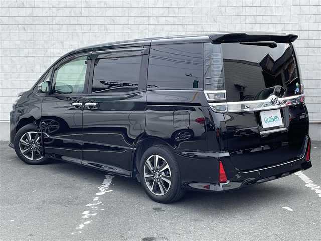 トヨタ ヴォクシー ZS 煌Ⅱ 三重県 2019(令1)年 2.3万km ブラック ・純正SDメモリーナビ/・フルセグTV CD DVD BT/・バックカメラ/・ETC2.0/・クルーズコントロール/・レーンキープアシスト/・コーナーセンサー/・両側パワースライド/・純正１６インチAW/・LEDヘッドライト/・ウォークスルー/・充電器USBポート/・取扱説明書/・保証書