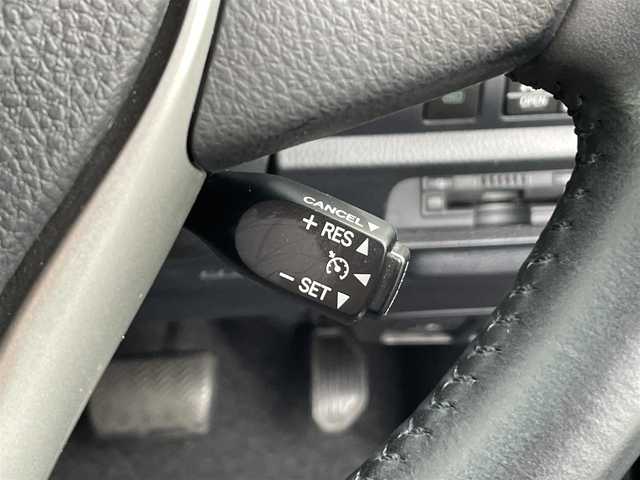 トヨタ ヴォクシー ZS 煌Ⅱ 三重県 2019(令1)年 2.3万km ブラック ・純正SDメモリーナビ/・フルセグTV CD DVD BT/・バックカメラ/・ETC2.0/・クルーズコントロール/・レーンキープアシスト/・コーナーセンサー/・両側パワースライド/・純正１６インチAW/・LEDヘッドライト/・ウォークスルー/・充電器USBポート/・取扱説明書/・保証書