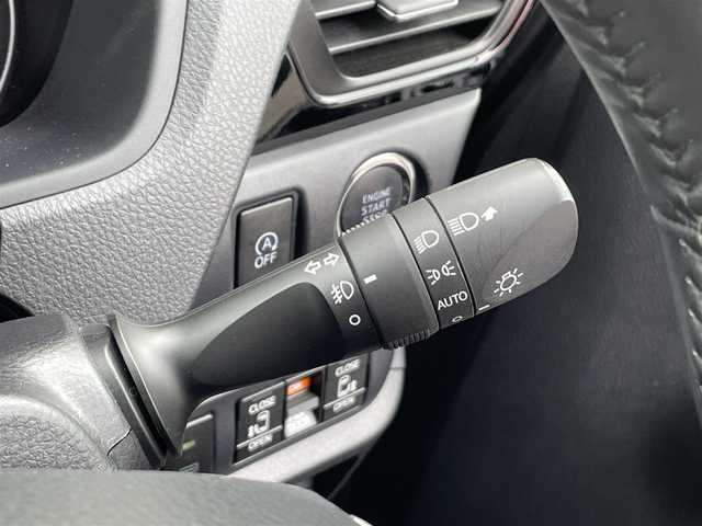 トヨタ ヴォクシー ZS 煌Ⅱ 三重県 2019(令1)年 2.3万km ブラック ・純正SDメモリーナビ/・フルセグTV CD DVD BT/・バックカメラ/・ETC2.0/・クルーズコントロール/・レーンキープアシスト/・コーナーセンサー/・両側パワースライド/・純正１６インチAW/・LEDヘッドライト/・ウォークスルー/・充電器USBポート/・取扱説明書/・保証書
