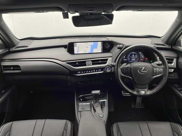 レクサス ＵＸ 250h Fスポーツ 奈良県 2019(令1)年 1.9万km グラファイトブラックガラスフレーク 禁煙車/レクサスセーフティシステム/純正12.3型ナビTV/（SD/CD/DVD/Blu-ray/Bluetooth/フルセグTV)/純正バックカメラ/純正ビルトイン2.0ETC/純正LEDオートライト/純正LEDフォグ/純正18インチアルミ/純正オートアラーム/純正フロアマット/社外前後ドライブレコーダー/アダプティブクルーズコントロール/レーンキープアシスト/ブラインドスポットモニター/クリアランスソナー/黒本革シート/サンルーフ/電子パーキング/パワーバックドア/パワーシート/シートヒーター/ステアリングヒーター/デュアルオートエアコン/パドルシフト/スマートキー/プッシュエンジンスタート/新車時保証書/取扱い説明書