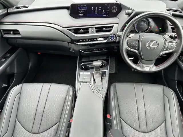 レクサス ＵＸ 250h Fスポーツ 奈良県 2019(令1)年 1.9万km グラファイトブラックガラスフレーク 禁煙車/サンルーフ/黒本革シート/レクサスセーフティシステム/純正12.3型ナビ（フルセグTV/CD/DVD/Blu-ray/BT/AUX)/バックカメラ/ビルトインETC2.0/純正ドラレコ/社外前後ドラレコ/パドルシフト/パワーバックドア/パワーシート(D/N席)/シートヒーター(D/N席)/ステアリングヒーター/アダプティブクルーズコントロール/レーンキープアシスト/ブラインドスポットモニター/クリアランスソナー/電子パーキング/LEDオートライト/LEDフォグ/オートアラーム/純正18インチアルミホイール/純正フロアマット/新車時保証書/取扱説明書