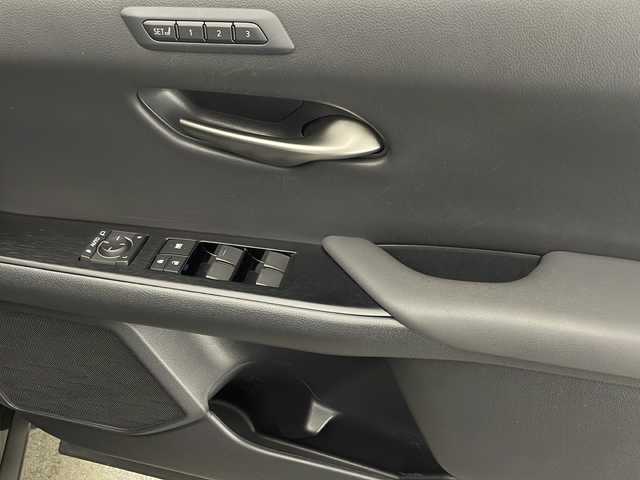 レクサス ＵＸ 250h Fスポーツ 奈良県 2019(令1)年 1.9万km グラファイトブラックガラスフレーク 禁煙車/レクサスセーフティシステム/純正12.3型ナビTV/（SD/CD/DVD/Blu-ray/Bluetooth/フルセグTV)/純正バックカメラ/純正ビルトイン2.0ETC/純正LEDオートライト/純正LEDフォグ/純正18インチアルミ/純正オートアラーム/純正フロアマット/社外前後ドライブレコーダー/アダプティブクルーズコントロール/レーンキープアシスト/ブラインドスポットモニター/クリアランスソナー/黒本革シート/サンルーフ/電子パーキング/パワーバックドア/パワーシート/シートヒーター/ステアリングヒーター/デュアルオートエアコン/パドルシフト/スマートキー/プッシュエンジンスタート/新車時保証書/取扱い説明書