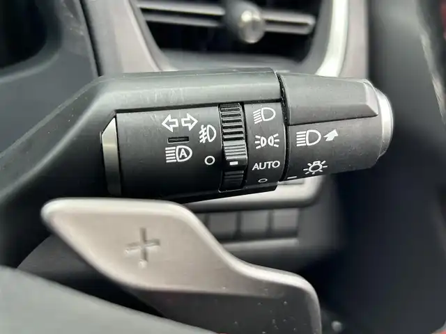 レクサス ＵＸ 250h Fスポーツ 奈良県 2019(令1)年 1.9万km グラファイトブラックガラスフレーク 禁煙車/サンルーフ/黒本革シート/レクサスセーフティシステム/純正12.3型ナビ（フルセグTV/CD/DVD/Blu-ray/BT/AUX)/バックカメラ/ビルトインETC2.0/純正ドラレコ/社外前後ドラレコ/パドルシフト/パワーバックドア/パワーシート(D/N席)/シートヒーター(D/N席)/ステアリングヒーター/アダプティブクルーズコントロール/レーンキープアシスト/ブラインドスポットモニター/クリアランスソナー/電子パーキング/LEDオートライト/LEDフォグ/オートアラーム/純正18インチアルミホイール/純正フロアマット/新車時保証書/取扱説明書