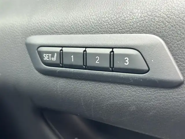 レクサス ＵＸ 250h Fスポーツ 奈良県 2019(令1)年 1.9万km グラファイトブラックガラスフレーク 禁煙車/サンルーフ/黒本革シート/レクサスセーフティシステム/純正12.3型ナビ（フルセグTV/CD/DVD/Blu-ray/BT/AUX)/バックカメラ/ビルトインETC2.0/純正ドラレコ/社外前後ドラレコ/パドルシフト/パワーバックドア/パワーシート(D/N席)/シートヒーター(D/N席)/ステアリングヒーター/アダプティブクルーズコントロール/レーンキープアシスト/ブラインドスポットモニター/クリアランスソナー/電子パーキング/LEDオートライト/LEDフォグ/オートアラーム/純正18インチアルミホイール/純正フロアマット/新車時保証書/取扱説明書