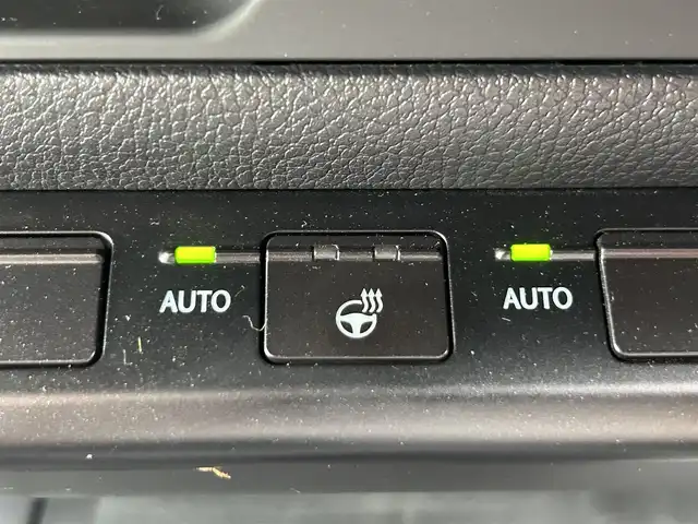 レクサス ＵＸ 250h Fスポーツ 奈良県 2019(令1)年 1.9万km グラファイトブラックガラスフレーク 禁煙車/サンルーフ/黒本革シート/レクサスセーフティシステム/純正12.3型ナビ（フルセグTV/CD/DVD/Blu-ray/BT/AUX)/バックカメラ/ビルトインETC2.0/純正ドラレコ/社外前後ドラレコ/パドルシフト/パワーバックドア/パワーシート(D/N席)/シートヒーター(D/N席)/ステアリングヒーター/アダプティブクルーズコントロール/レーンキープアシスト/ブラインドスポットモニター/クリアランスソナー/電子パーキング/LEDオートライト/LEDフォグ/オートアラーム/純正18インチアルミホイール/純正フロアマット/新車時保証書/取扱説明書
