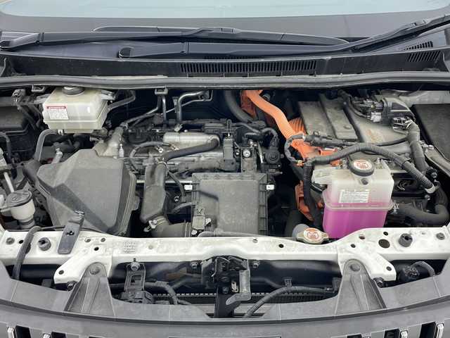 トヨタ エスクァイア ハイブリッド 愛知県 2020(令2)年 5.2万km ホワイトパールクリスタルシャイン 純正9インチナビ【Bluetooth CD DVD USB 品番：NSZT-Y68T】/バックカメラ/ビルトインETC /ドライブレコーダー/トヨタセーフティセンス/・衝突軽減/・オートマチックハイビーム/・レーンキープアシスト/レーダークルーズコントロール/LED /両側パワースライドドア/先行車発進お知らせ/パーキングサポートブレーキ/クリアランスソナー/オート電動格納ドアミラー