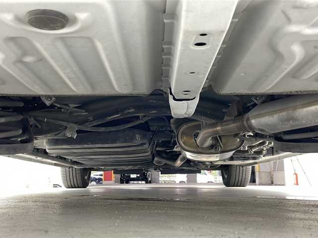 トヨタ エスクァイア ハイブリッド 愛知県 2020(令2)年 5.2万km ホワイトパールクリスタルシャイン 純正9インチナビ【Bluetooth CD DVD USB 品番：NSZT-Y68T】/バックカメラ/ビルトインETC /ドライブレコーダー/トヨタセーフティセンス/・衝突軽減/・オートマチックハイビーム/・レーンキープアシスト/レーダークルーズコントロール/LED /両側パワースライドドア/先行車発進お知らせ/パーキングサポートブレーキ/クリアランスソナー/オート電動格納ドアミラー