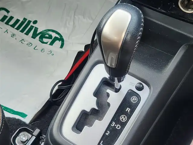 スズキ ジムニー ランドベンチャー 秋田県 2016(平28)年 9.6万km クールカーキPM 〇社外ナビ/〇フルセグTV/〇ETC/〇4WD/〇ターボ/〇ハロゲンヘッドランプ/〇フォグランプ/〇純正16インチアルミ/〇革巻きステアリング/〇ステアリングスイッチ/〇ハンドルカバー取付/〇パワーウィンドウ/パワードアロック/〇合皮シート/〇シートヒーター/〇マニュアルエアコン/〇リモコンキー/〇禁煙車