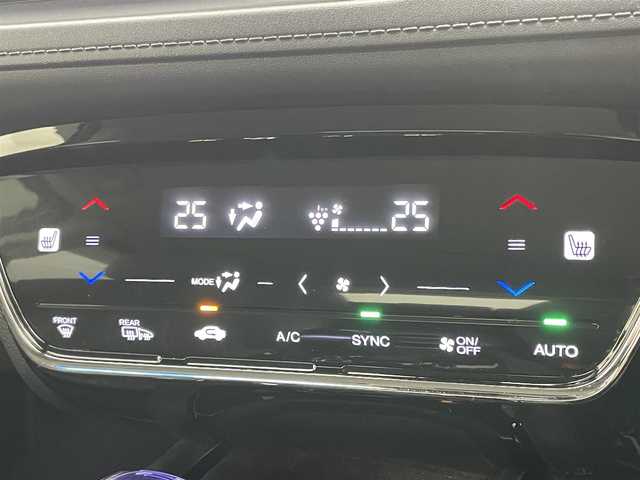 ホンダ ヴェゼル ハイブリッド Z 岡山県 2016(平28)年 7.2万km ホワイトオーキッドパール 純正ナビ/・バックカメラ/・FM/AM/Bluetooth/フルセグ/CD/DVD/HDMI/ハーフレザーシート/・D/Nシートヒーター/クルーズコントロール/パドルシフト/ビルトインETC/LEDヘッドライト/・オートライト/オートブレーキホールド/純正17インチアルミ/純正フロアマット/ステアリングスイッチ/ウインカーミラー/ドアバイザー
