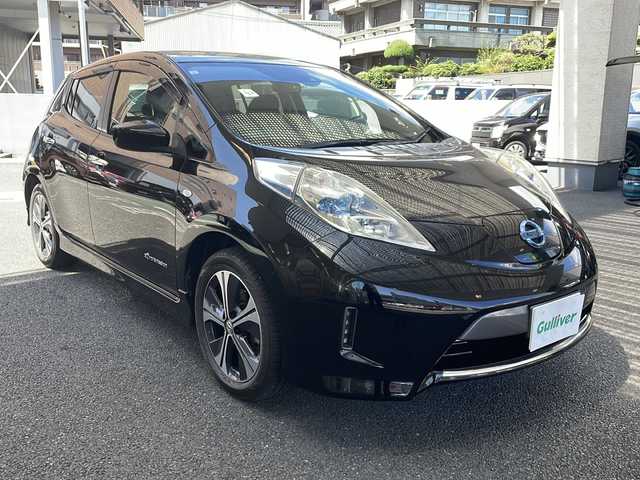 日産 リーフ X エアロスタイル サンクスED 大阪府 2017(平29)年 9.1万km スーパーブラック 純正ナビ/BT/AM/FM/CD/DVD/USB/メモリナビ/フルセグテレビ/バックカメラ/クルーズコントロール/プッシュスタート/ETC/ドライブレコーダー/オートエアコン/オートライト/ステアリングヒーター/シートヒーター/ドアバイザー