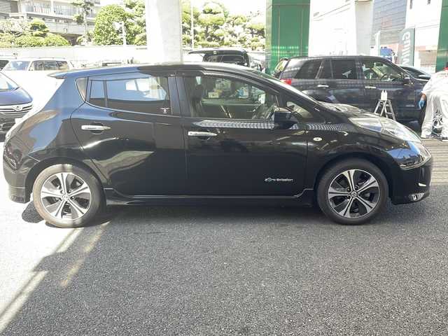 日産 リーフ X エアロスタイル サンクスED 大阪府 2017(平29)年 9.1万km スーパーブラック 純正ナビ/BT/AM/FM/CD/DVD/USB/メモリナビ/フルセグテレビ/バックカメラ/クルーズコントロール/プッシュスタート/ETC/ドライブレコーダー/オートエアコン/オートライト/ステアリングヒーター/シートヒーター/ドアバイザー