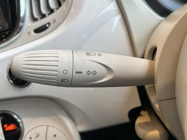 フィアット ５００ ツインエア ラウンジ 高知県 2016(平28)年 5.8万km ボサノバホワイト ガラスルーフ/FIAT ５００スポーツ専用１５インチAW/社外ナビ/【フルセグTV/BT/AUX】/バックカメラ/社外ドライブレコーダー/社外レーダー探知機