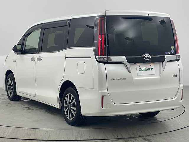 トヨタ エスクァイア ハイブリッド Gi 熊本県 2018(平30)年 4.3万km ホワイトパールクリスタルシャイン 社外メモリナビ/バックカメラ/両側パワースライドドア/クルーズコントロール/LEDヘッドライト/シートヒーター/純正15インチアルミホイール/フリップダウンモニター/ドライブレコーダー/ビルトインETC