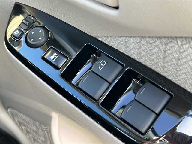日産 デイズ X 岩手県 2022(令4)年 5万km ホワイトパール 純正ナビ　バックカメラ　Ｂｌｕｅｔｏｏｔｈ　フルセグ　ＣＤ／ＤＶＤ再生　前席シートヒーター　ドラレコ　衝突被害軽減ブレーキ　コーナーセンサー　ハイビームアシスト　ＥＴＣ　純正１４ＡＷ　スマートキー