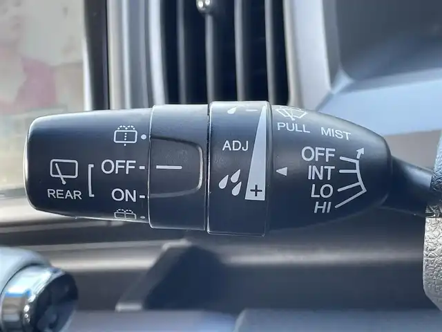 ホンダ ステップワゴン スパーダ Z クールスピリット 島根県 2013(平25)年 12.9万km ホワイトオーキッドパール 登録時走行距離128192km/取扱説明書（車両・ナビ）/純正ナビ（VMX-135VFMi)/AM/FM/USB/CD/DVD/フルセグテレビ/バックカメラ/両側パワースライドドア/クルーズコントロール/ウィンカーミラー/パドルシフト/横滑り防止装置/オートライト/ドアバイザー/純正フロアマット/ETC/積み込み夏タイヤ/純正アルミ１７インチ