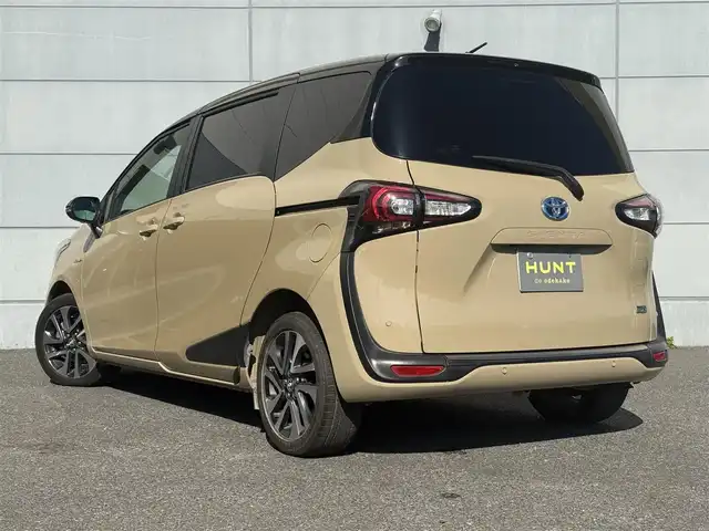 トヨタ シエンタ ハイブリッド ファンベースG 千葉県 2019(令1)年 7.5万km ブラックマイカ/ベージュ 2トーン トヨタセーフティセンス/・衝突軽減ブレーキ/レーンキープアシスト/・クリアランスソナー/オートハイビーム/社外9インチナビ(CN-F1DVD)/・フルセグ/BT/DVD/CD/バックカメラ/ETC/クルーズコントロール/両側パワースライドドア/LEDヘッドライト/オートライト/スマートキー/プッシュスタート/純正フロアマット/純正16インチAW