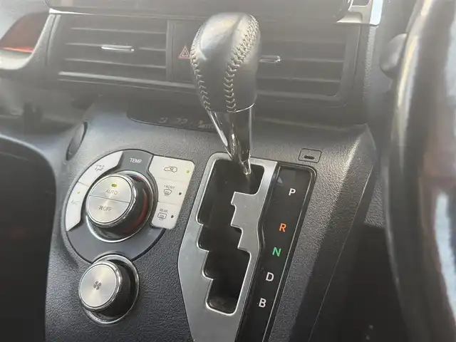 トヨタ シエンタ ハイブリッド ファンベースG 千葉県 2019(令1)年 7.5万km ブラックマイカ/ベージュ 2トーン トヨタセーフティセンス/・衝突軽減ブレーキ/レーンキープアシスト/・クリアランスソナー/オートハイビーム/社外9インチナビ(CN-F1DVD)/・フルセグ/BT/DVD/CD/バックカメラ/ETC/クルーズコントロール/両側パワースライドドア/LEDヘッドライト/オートライト/スマートキー/プッシュスタート/純正フロアマット/純正16インチAW