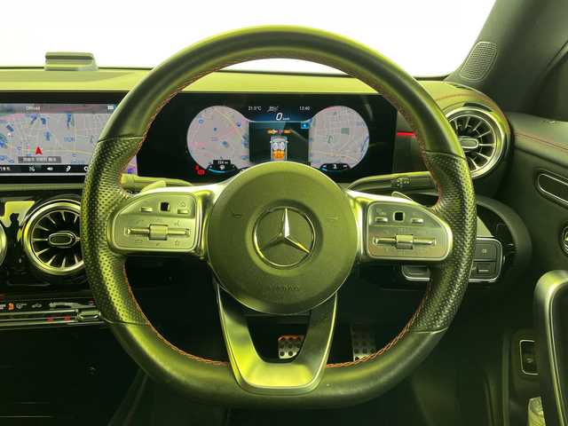 メルセデス・ベンツ ＣＬＡ２００ｄ AMGライン 愛知県 2021(令3)年 3.5万km ポーラホワイト 純正ナビ/・Bluetooth/・フルセグテレビ/・USB接続/パワーシート/ハーフレザーシート/シートヒーター/ブラインドスポットモニター/レーンキープアシスト/衝突軽減ブレーキ/オートマチックハイビーム/レーダークルーズコントロール/ETC2.0/バックカメラ/LEDヘッドライト/パドルシフト