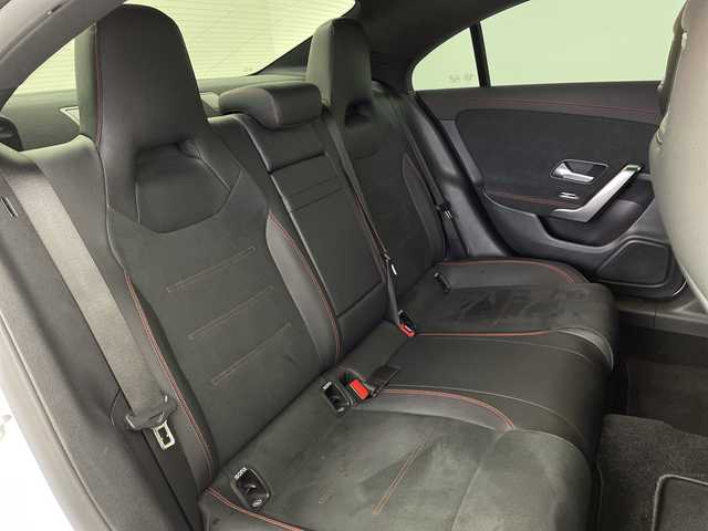 メルセデス・ベンツ ＣＬＡ２００ｄ AMGライン 愛知県 2021(令3)年 3.5万km ポーラホワイト 純正ナビ/・Bluetooth/・フルセグテレビ/・USB接続/パワーシート/ハーフレザーシート/シートヒーター/ブラインドスポットモニター/レーンキープアシスト/衝突軽減ブレーキ/オートマチックハイビーム/レーダークルーズコントロール/ETC2.0/バックカメラ/LEDヘッドライト/パドルシフト