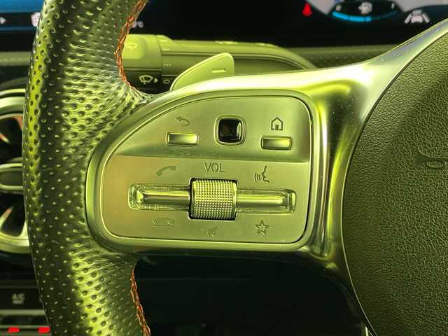 メルセデス・ベンツ ＣＬＡ２００ｄ AMGライン 愛知県 2021(令3)年 3.5万km ポーラホワイト 純正ナビ/・Bluetooth/・フルセグテレビ/・USB接続/パワーシート/ハーフレザーシート/シートヒーター/ブラインドスポットモニター/レーンキープアシスト/衝突軽減ブレーキ/オートマチックハイビーム/レーダークルーズコントロール/ETC2.0/バックカメラ/LEDヘッドライト/パドルシフト