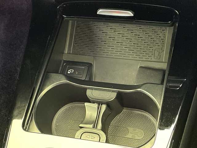 メルセデス・ベンツ ＣＬＡ２００ｄ AMGライン 愛知県 2021(令3)年 3.5万km ポーラホワイト 純正ナビ/・Bluetooth/・フルセグテレビ/・USB接続/パワーシート/ハーフレザーシート/シートヒーター/ブラインドスポットモニター/レーンキープアシスト/衝突軽減ブレーキ/オートマチックハイビーム/レーダークルーズコントロール/ETC2.0/バックカメラ/LEDヘッドライト/パドルシフト