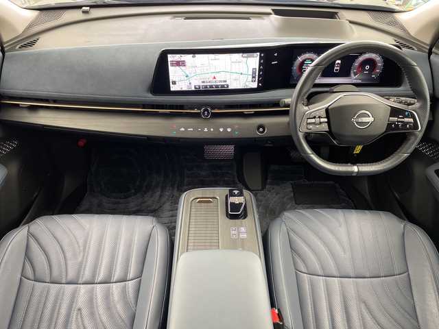 日産 アリア B6 e－4ORCE リミテッド 岐阜県 2022(令4)年 2.3万km 黒 日産コネクトナビ/(Bluetooth.Applecarplay.HDMI)/パノラマサンルーフ/プロパイロット/クルーズコントロール/衝突軽減ブレーキ/全方位カメラ/ヘッドアップディスプレイ/デジタルインナーミラー/ワイヤレス充電/パワーバックドア/全席シートヒーター/BOSEスピーカー/ステアリングヒーター/4WD