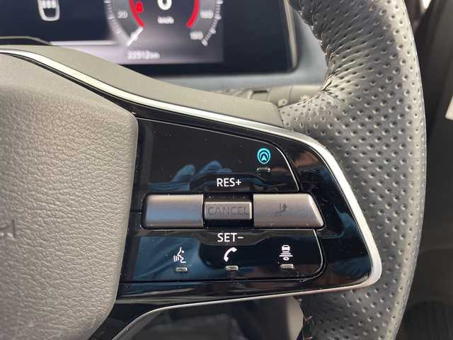 日産 アリア B6 e－4ORCE リミテッド 岐阜県 2022(令4)年 2.3万km 黒 日産コネクトナビ/(Bluetooth.Applecarplay.HDMI)/パノラマサンルーフ/プロパイロット/クルーズコントロール/衝突軽減ブレーキ/全方位カメラ/ヘッドアップディスプレイ/デジタルインナーミラー/ワイヤレス充電/パワーバックドア/全席シートヒーター/BOSEスピーカー/ステアリングヒーター/4WD