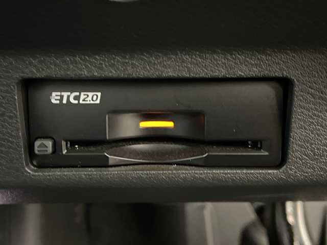 日産 アリア B6 e－4ORCE リミテッド 岐阜県 2022(令4)年 2.3万km 黒 日産コネクトナビ/(Bluetooth.Applecarplay.HDMI)/パノラマサンルーフ/プロパイロット/クルーズコントロール/衝突軽減ブレーキ/全方位カメラ/ヘッドアップディスプレイ/デジタルインナーミラー/ワイヤレス充電/パワーバックドア/全席シートヒーター/BOSEスピーカー/ステアリングヒーター/4WD